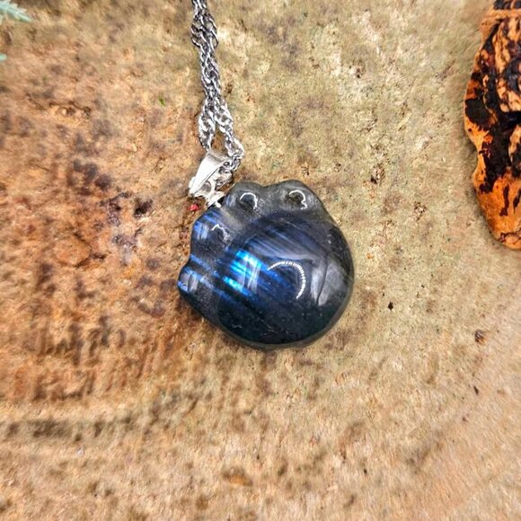 Nature Labradorite Carved Flashy Cute Animal Paw Pendant Necklace - Picture 10 of 10
